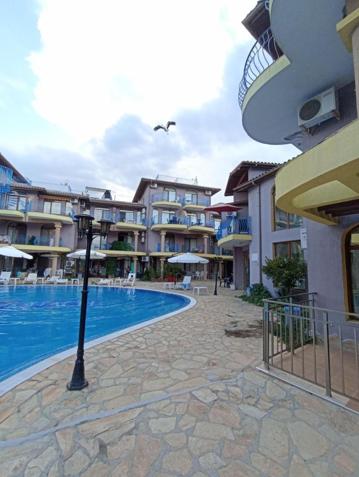Къмпинг Градина Луксозен Апартамент Chernomorets Exterior photo